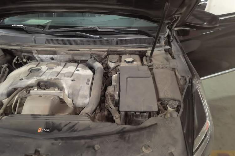Used Cadillac XTS 2018 28T Tech Edition Engine Bay Left