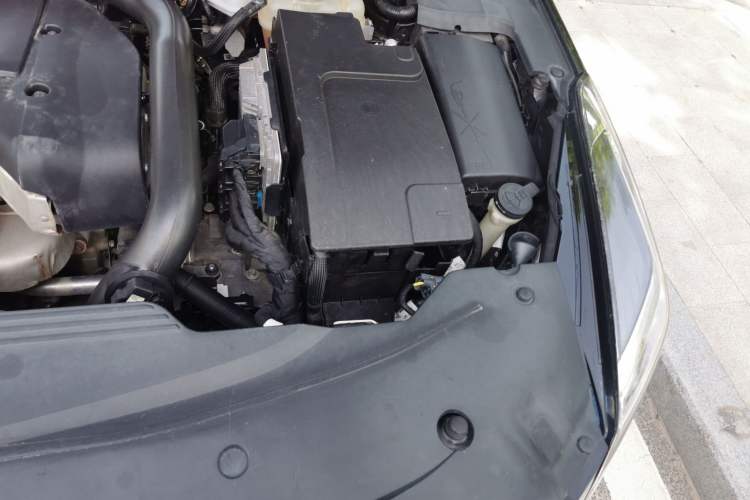 Used Cadillac XTS 2018 28T Tech Edition Engine Bay Left