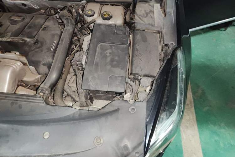 Used Cadillac XTS 2018 28T Elite Edition Engine Bay Left