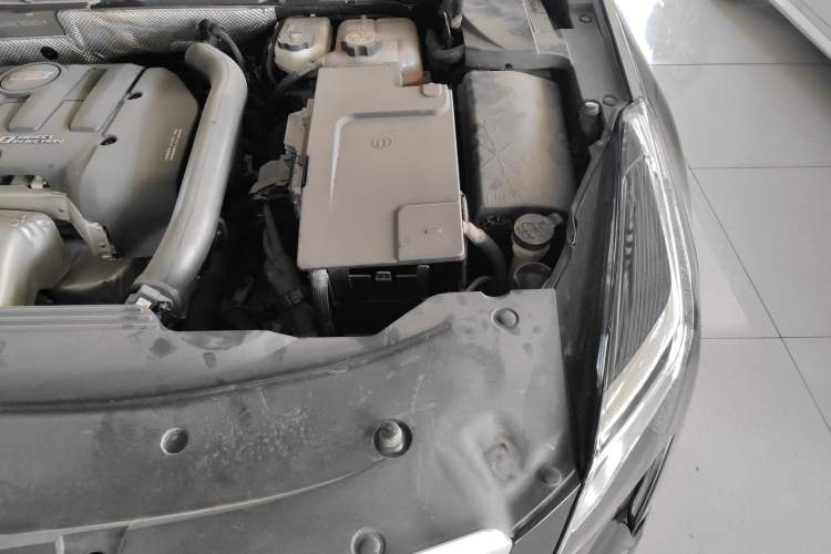 Used Cadillac XTS 2018 28T Tech Edition Engine Bay Left