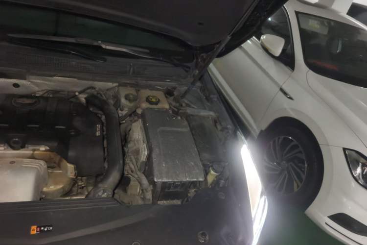 Used Cadillac XTS 2018 28T Tech Edition Engine Bay Left