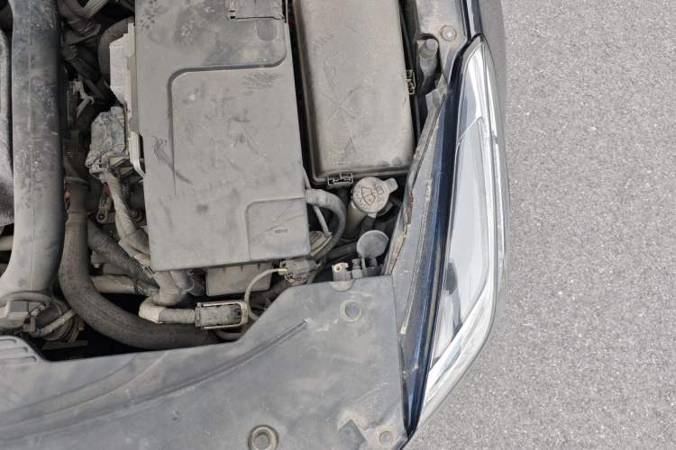 Used Cadillac XTS 2018 28T Elite Edition Engine Bay Left