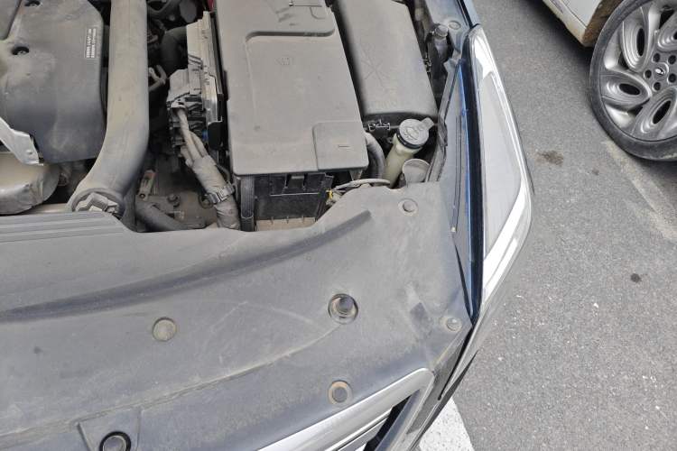 Used Cadillac XTS 2018 28T Elite Edition Engine Bay Left