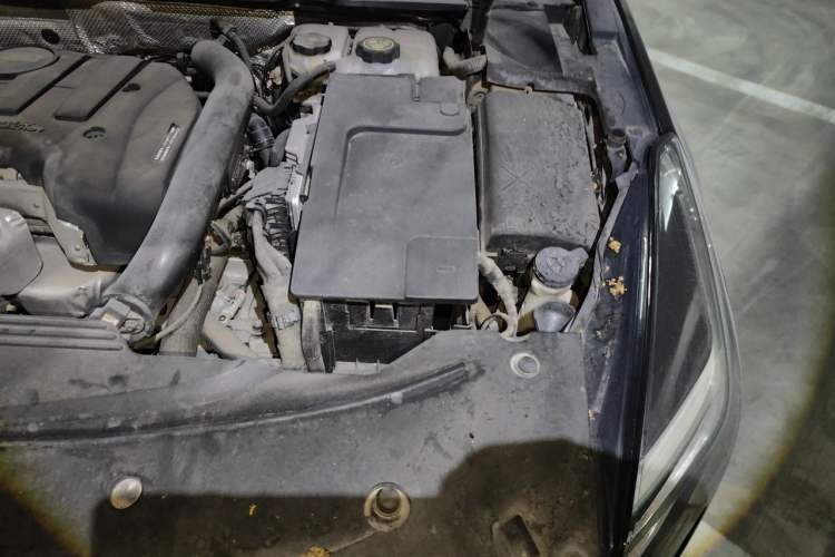 Used Cadillac XTS 2018 28T Elite Edition Engine Bay Left