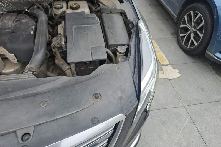 Used Cadillac XTS 2018 28T Elite Edition Engine Bay Left
