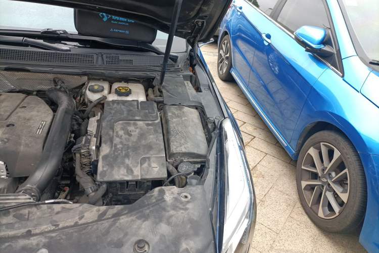 Used Cadillac XTS 2018 28T Tech Edition Engine Bay Left
