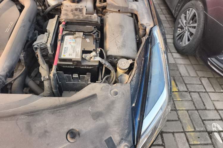 Used Cadillac XTS 2018 28T Tech Edition Engine Bay Left