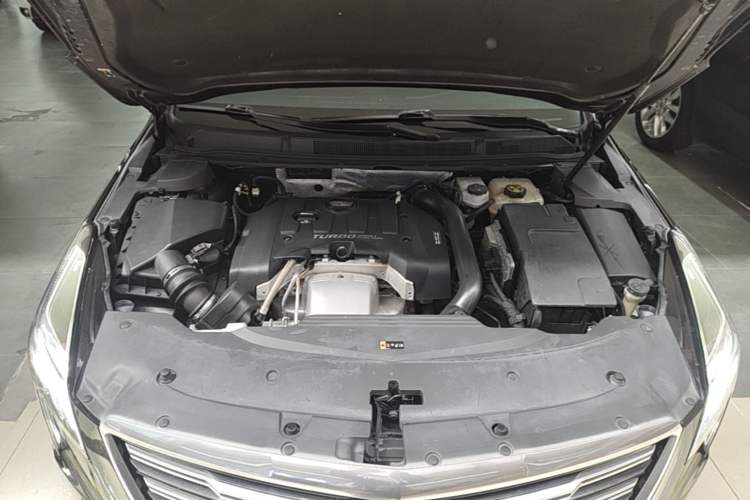 Used Cadillac XTS 2018 28T Elite Edition Engine Bay