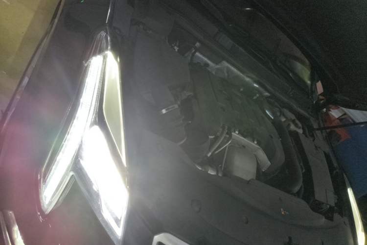 Used Cadillac XTS 2018 28T Elite Edition Engine Bay Right