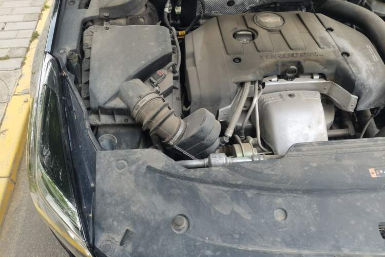 Used Cadillac XTS 2018 28T Elite Edition Engine Bay Right