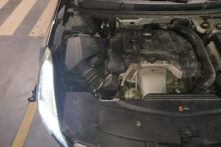Used Cadillac XTS 2018 28T Tech Edition Engine Bay Right