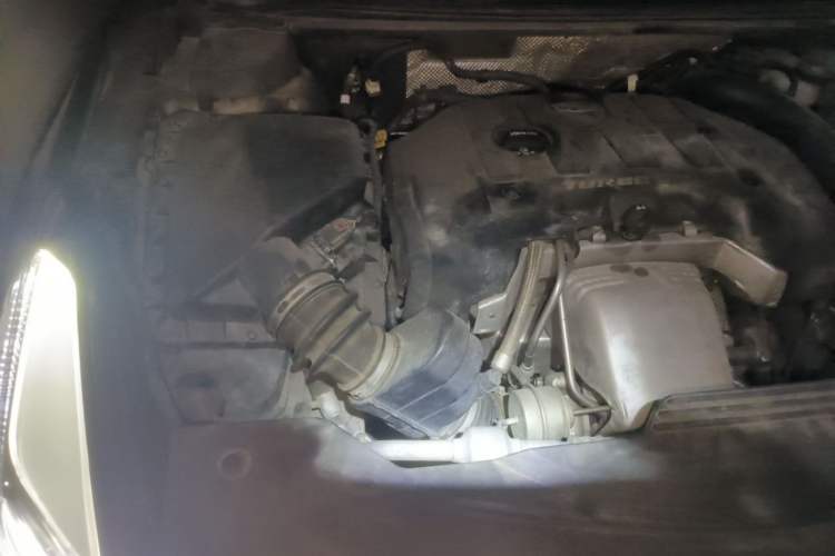Used Cadillac XTS 2018 28T Elite Edition Engine Bay Right