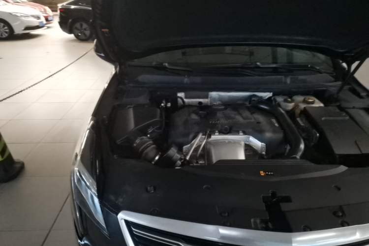 Used Cadillac XTS 2018 28T Elite Edition Engine Bay Right
