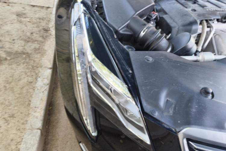 Used Cadillac XTS 2018 28T Elite Edition Engine Bay Right
