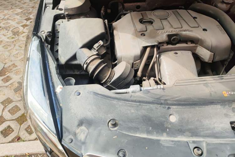 Used Cadillac XTS 2018 28T Elite Edition Engine Bay Right