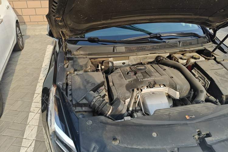 Used Cadillac XTS 2018 28T Elite Edition Engine Bay Right