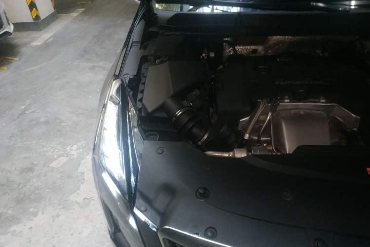 Used Cadillac XTS 2018 28T Tech Edition Engine Bay Right