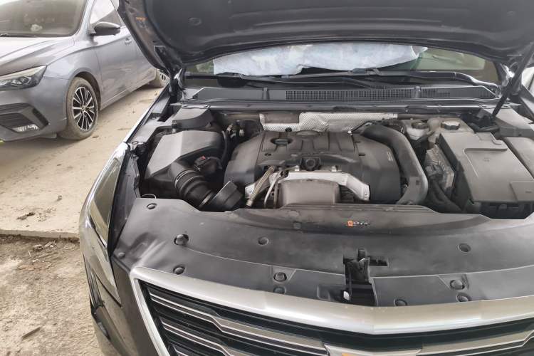 Used Cadillac XTS 2018 28T Elite Edition Engine Bay Right