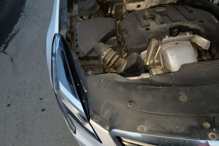 Used Cadillac XTS 2018 28T Tech Edition Engine Bay Right