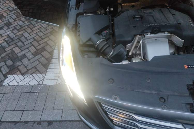 Used Cadillac XTS 2018 28T Tech Edition Engine Bay Right