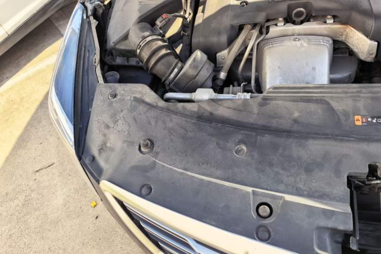 Used Cadillac XTS 2018 28T Elite Edition Engine Bay Right