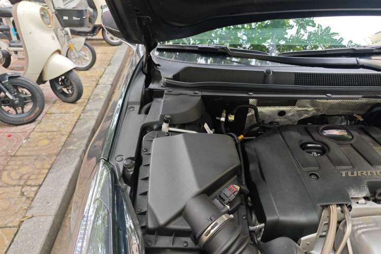 Used Cadillac XTS 2018 28T Tech Edition Engine Bay Right