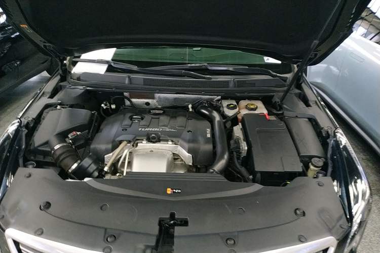 Used Cadillac XTS 2018 28T Elite Edition Engine Bay