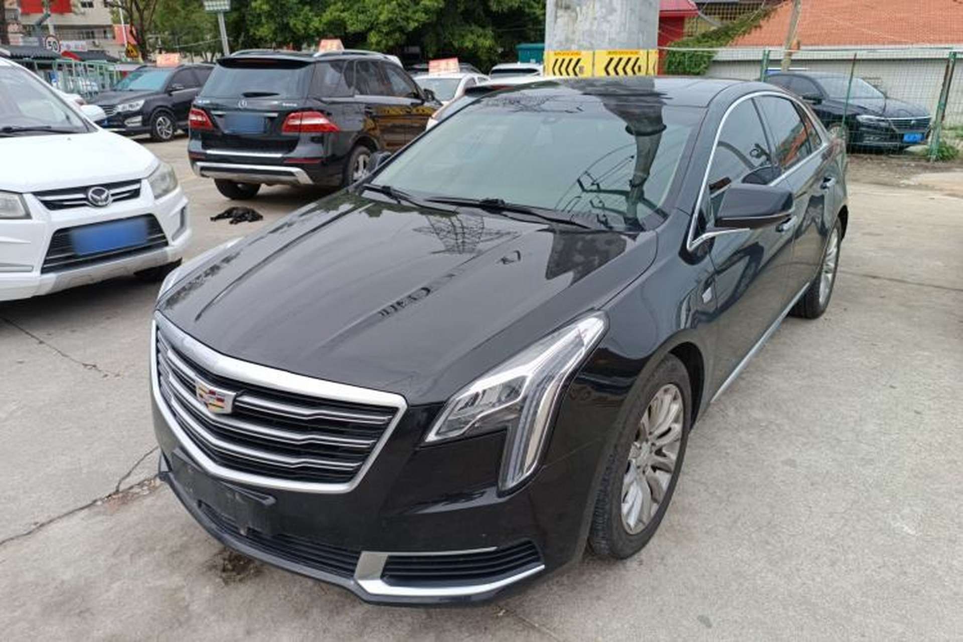 Used Cadillac XTS 2018 28T Tech Edition Front Left 45 Deg