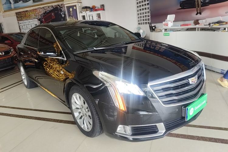Used Cadillac XTS 2018 28T Elite Edition Front Right 45 Deg