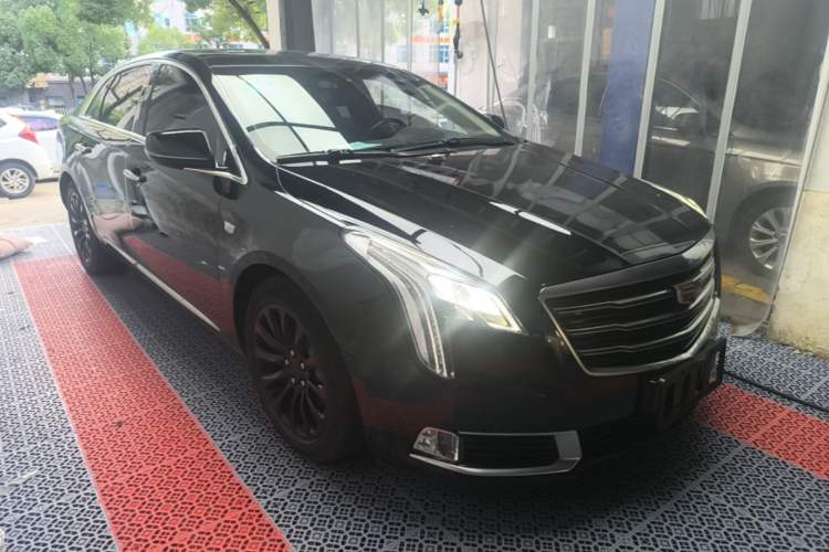 Used Cadillac XTS 2018 28T Elite Edition Front Right 45 Deg