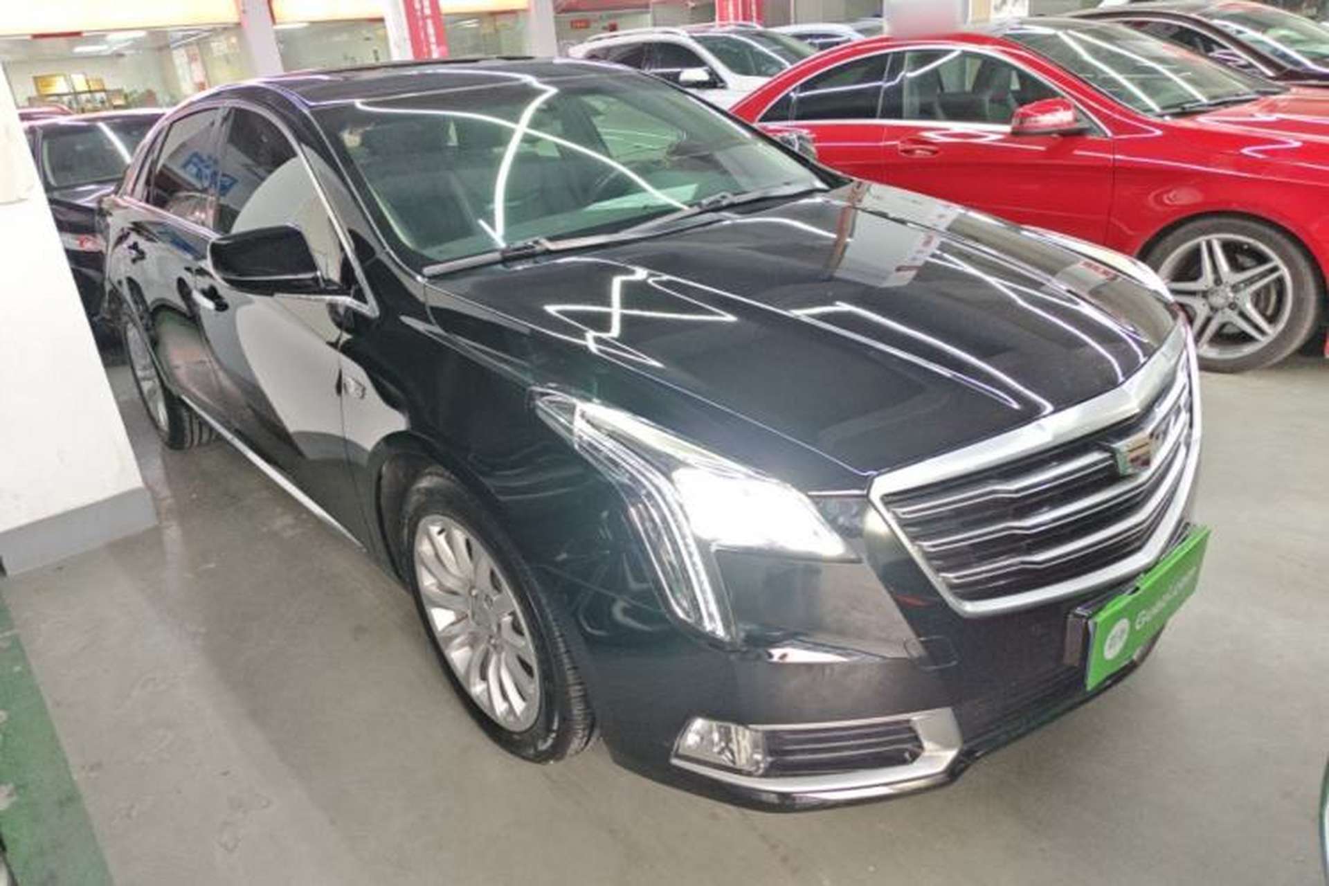 Used Cadillac XTS 2018 28T Elite Edition Front Right 45 Deg
