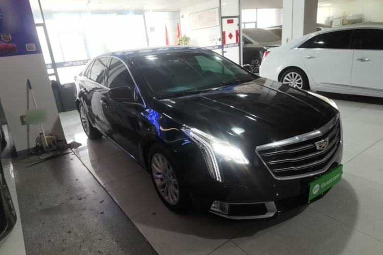 Used Cadillac XTS 2018 28T Elite Edition Front Right 45 Deg