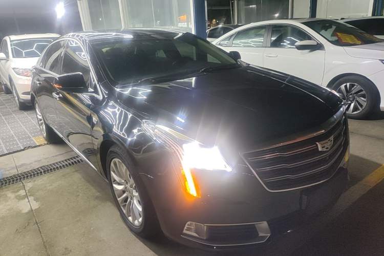 Used Cadillac XTS 2018 28T Elite Edition Front Right 45 Deg