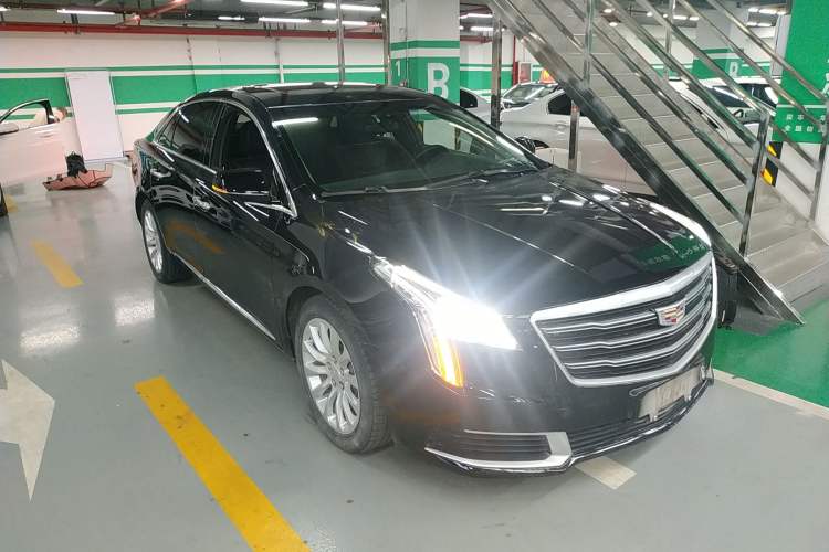 Used Cadillac XTS 2018 28T Tech Edition Front Right 45 Deg