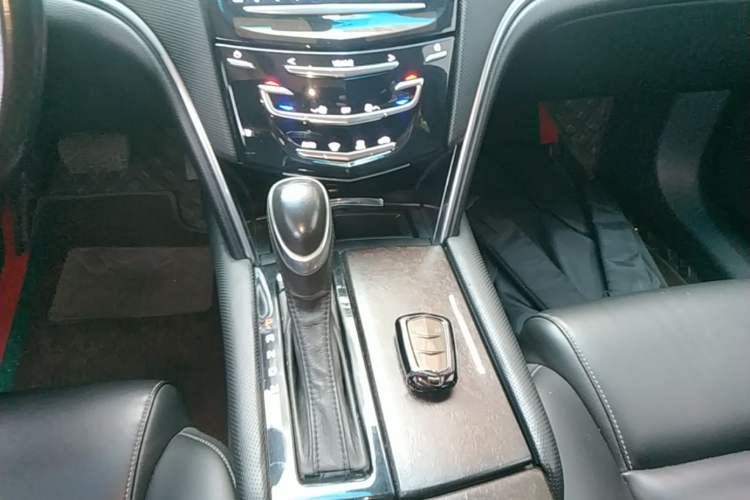 Used Cadillac XTS 2018 28T Tech Edition Gear Lever