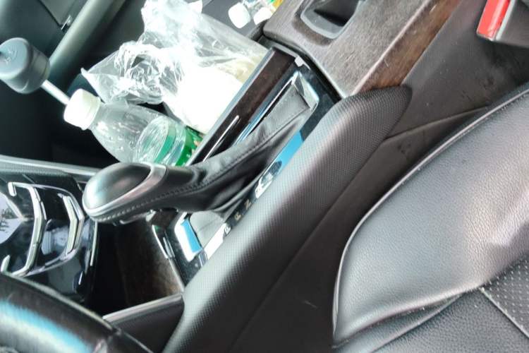 Used Cadillac XTS 2018 28T Tech Edition Gear Lever