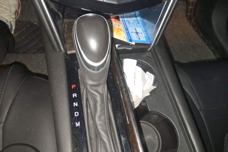 Used Cadillac XTS 2018 28T Elite Edition Gear Lever