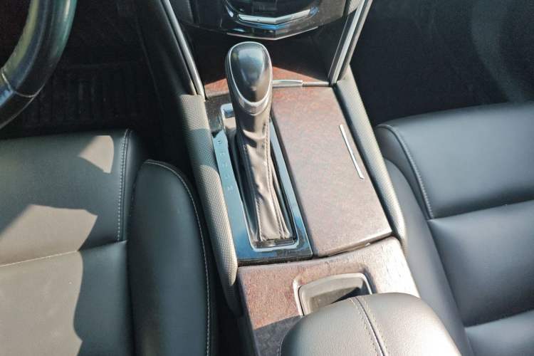 Used Cadillac XTS 2018 28T Tech Edition Gear Lever