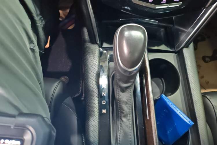 Used Cadillac XTS 2018 28T Tech Edition Gear Lever