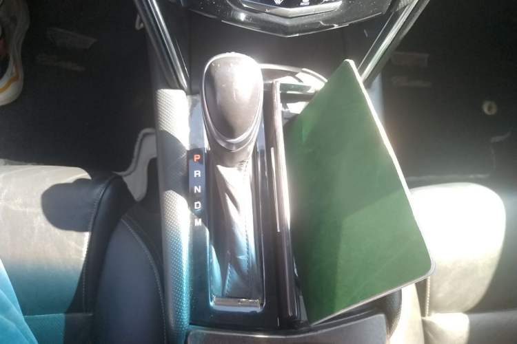Used Cadillac XTS 2018 28T Elite Edition Gear Lever