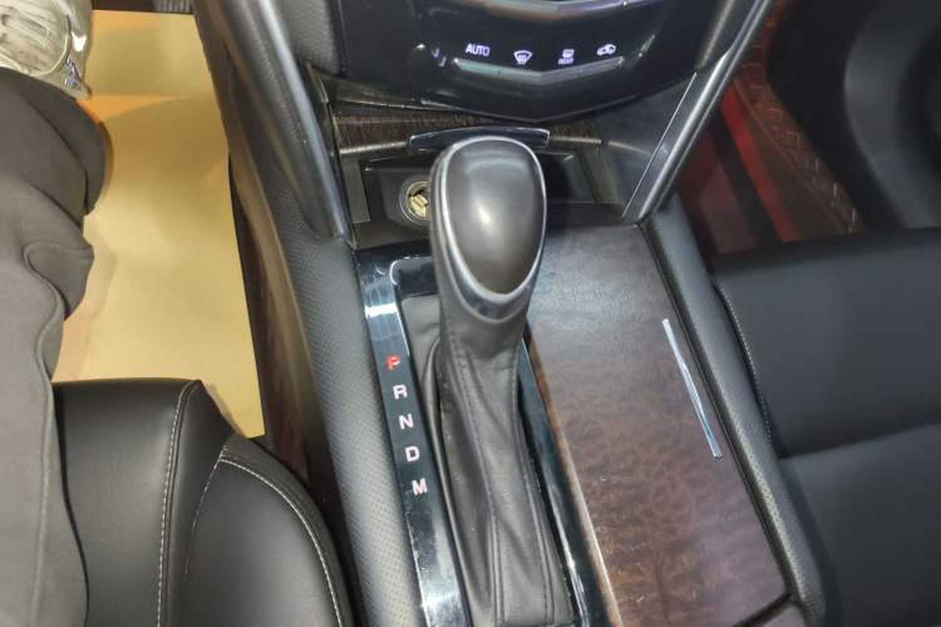 Used Cadillac XTS 2018 28T Tech Edition Gear Lever