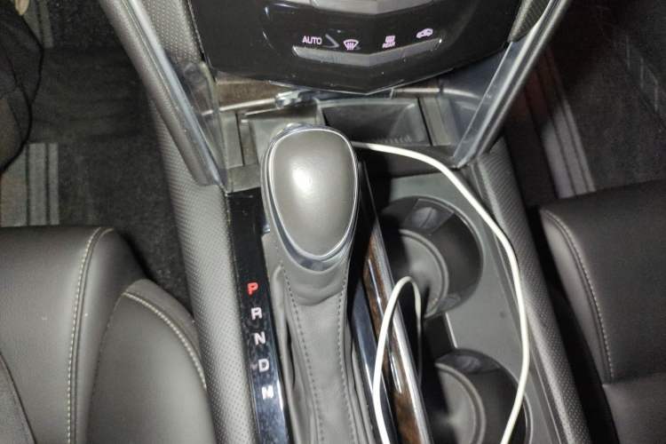 Used Cadillac XTS 2018 28T Tech Edition Gear Lever