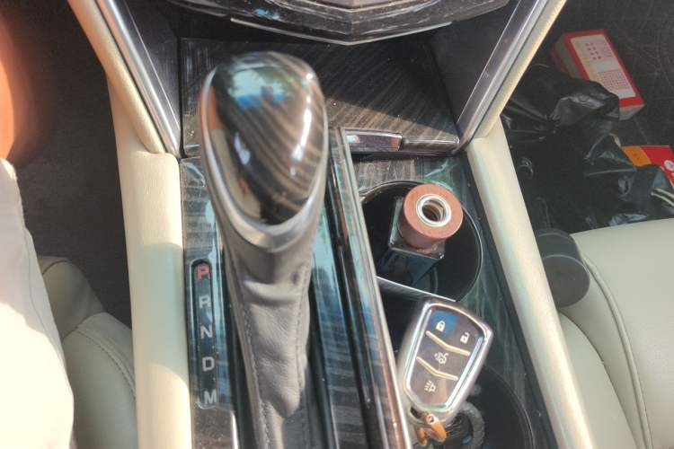 Used Cadillac XTS 2018 28T Tech Edition Gear Lever
