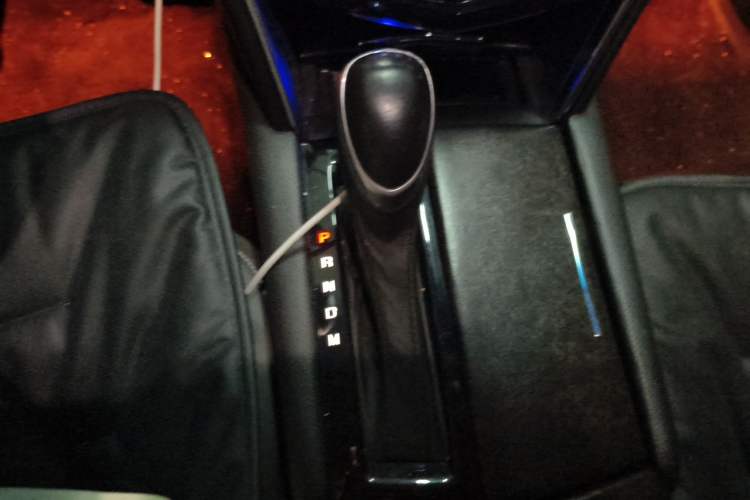 Used Cadillac XTS 2018 28T Tech Edition Gear Lever