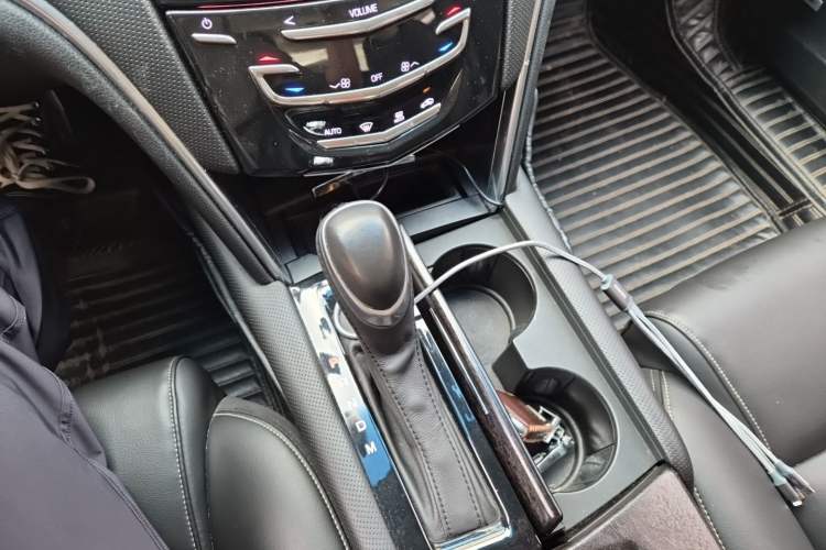 Used Cadillac XTS 2018 28T Tech Edition Gear Lever