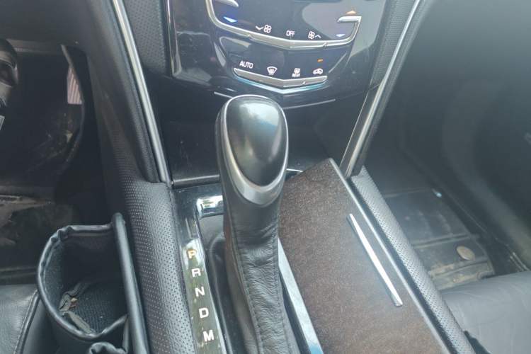 Used Cadillac XTS 2018 28T Elite Edition Gear Lever