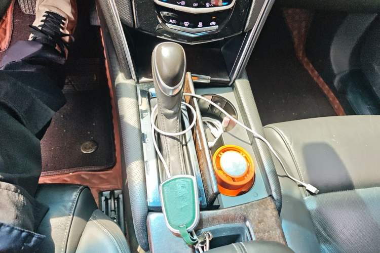 Used Cadillac XTS 2018 28T Elite Edition Gear Lever