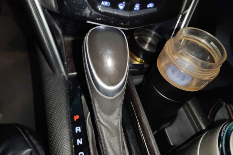 Used Cadillac XTS 2018 28T Tech Edition Gear Lever