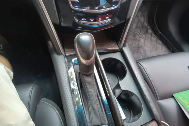 Used Cadillac XTS 2018 28T Tech Edition Gear Lever