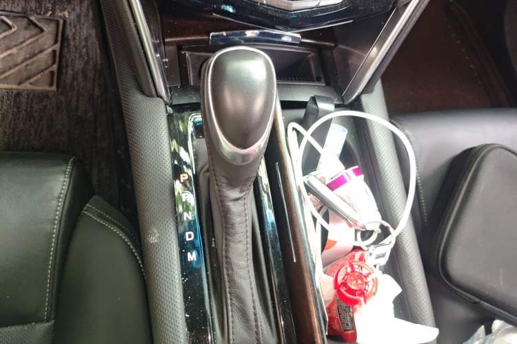 Used Cadillac XTS 2018 28T Elite Edition Gear Lever
